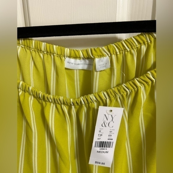 New York & Comp. Green Hi-Low hem Medium blouse NWT - Picture 3 of 6